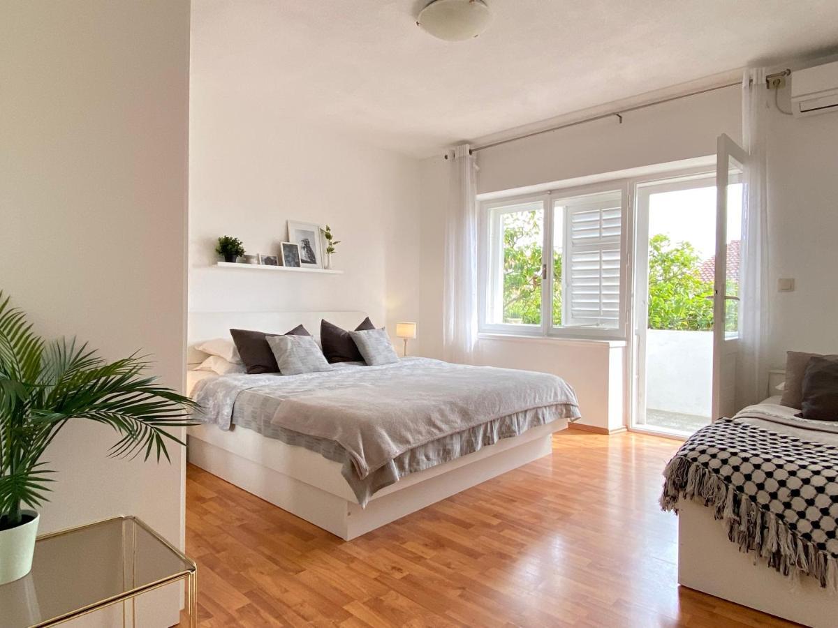 Apartments & Rooms Joy Of Life In Makarska Exterior photo