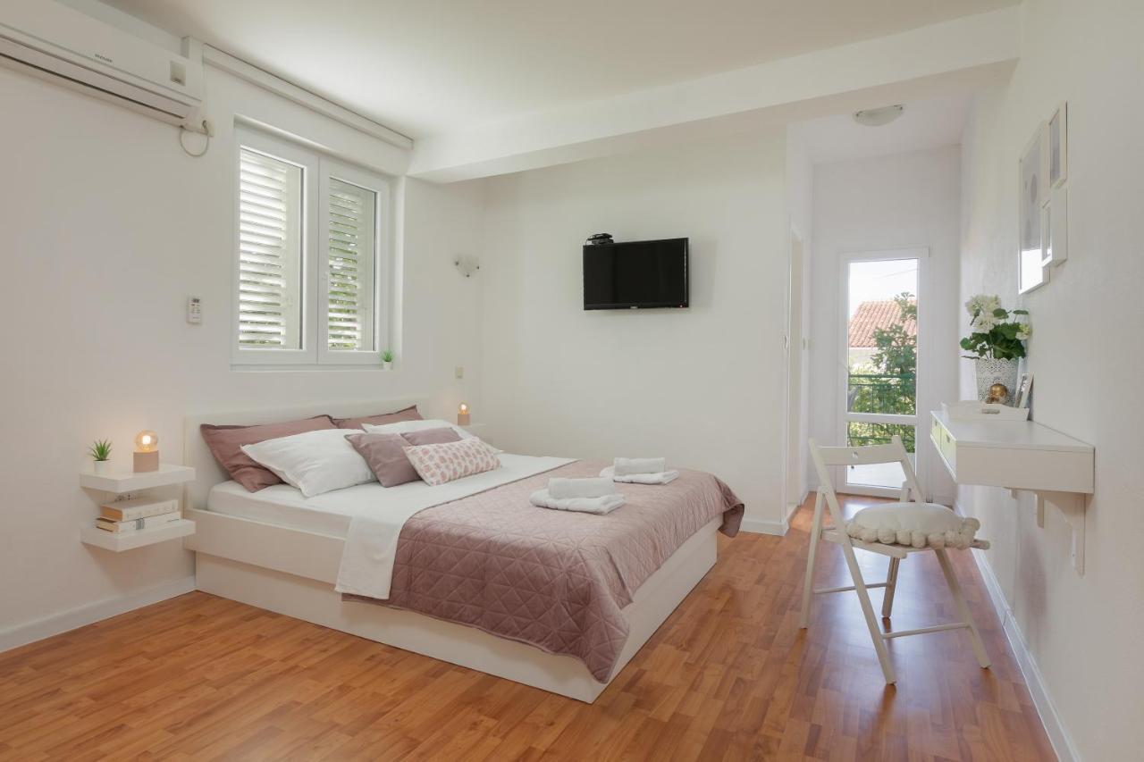 Apartments & Rooms Joy Of Life In Makarska Exterior photo