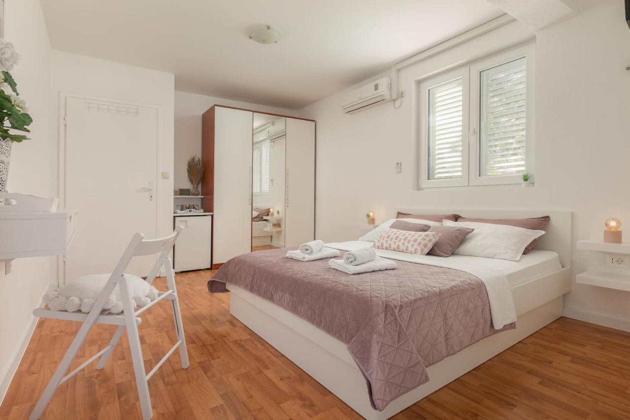 Apartments & Rooms Joy Of Life In Makarska Exterior photo