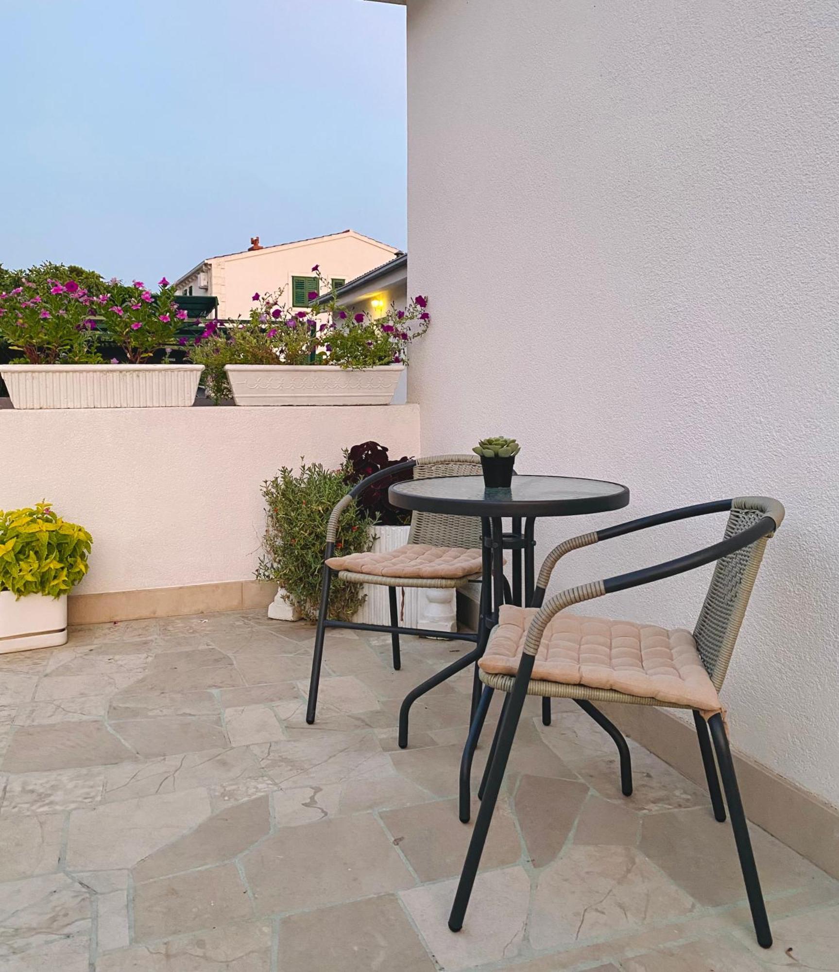 Apartments & Rooms Joy Of Life In Makarska Exterior photo